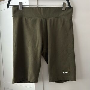Nike Olive Green Capri Leggings